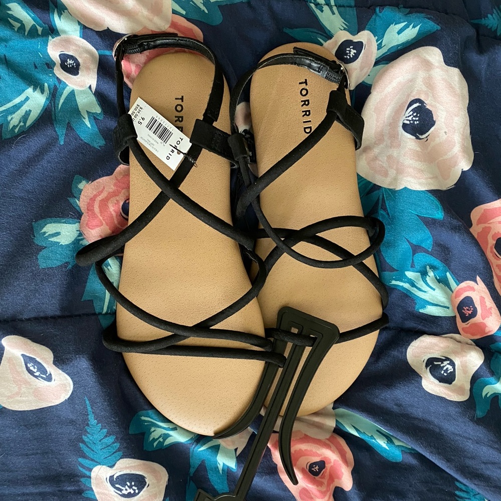 TORRID - SIZE 9.5 - STRAPPY SANDALS